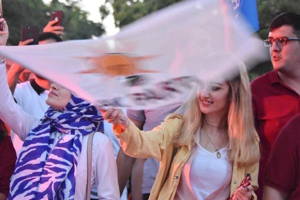 Konya'da Ak Parti'lilerden kutlama