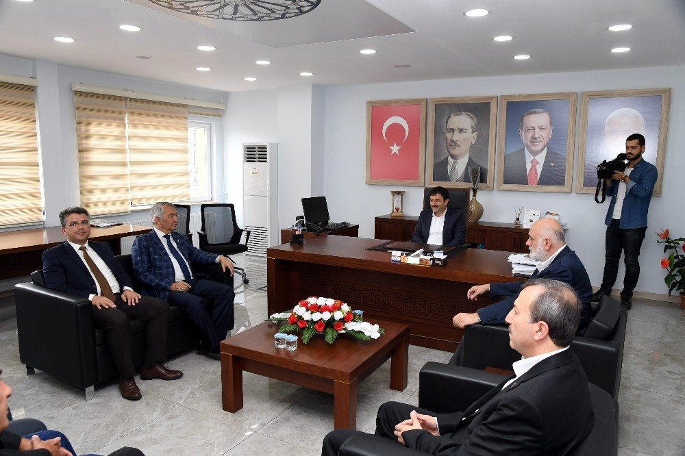 MHP’li Başkan Günaydın’dan AK Parti’ye tebrik ziyareti