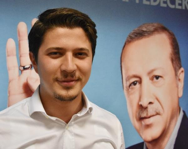 Konya'nın genç milletvekili Selman Özboyacı oldu
