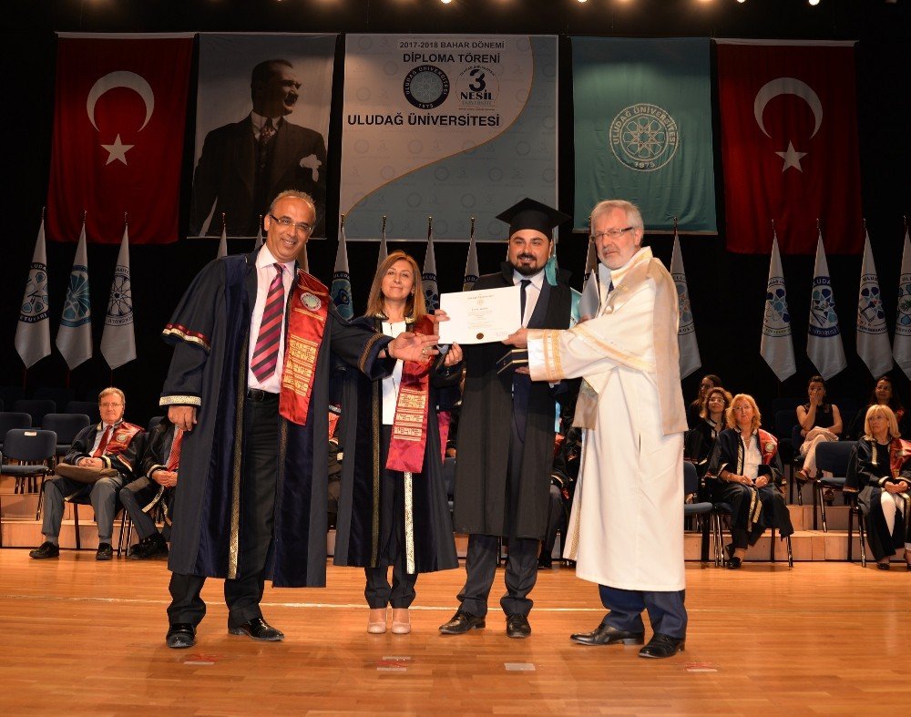 Uludağ Üniversitesi’nde diploma törenleri başladı