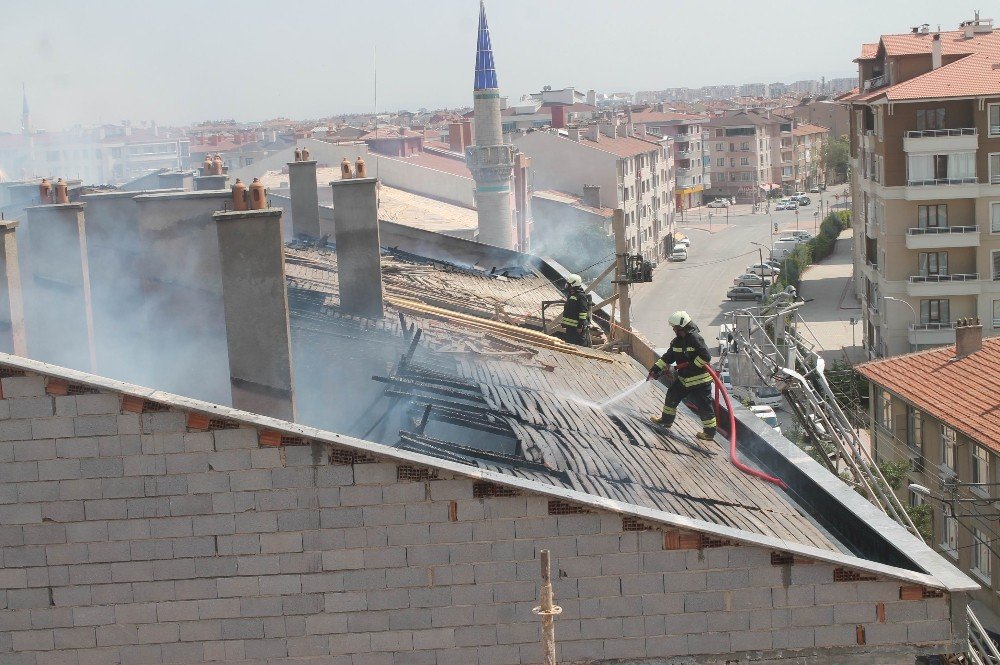 Konya’da inşaat halindeki 4 katlı binada yangın
