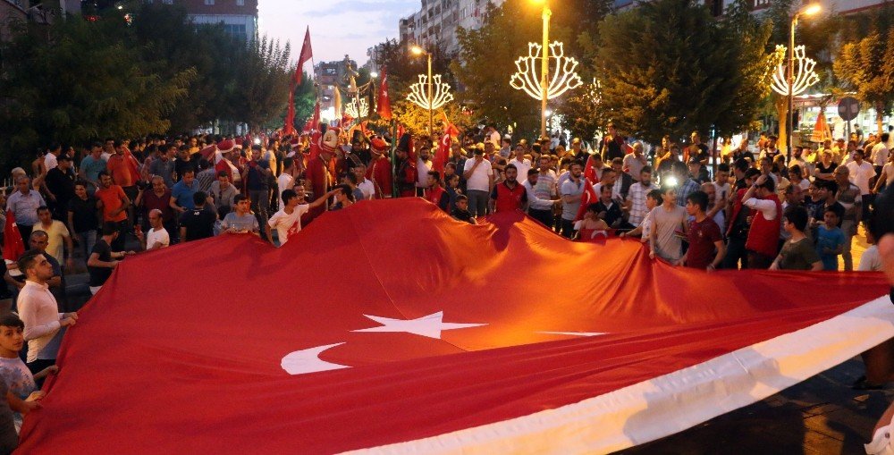 15 Temmuz Demokrasi yürüyüşüne Siirt’ten binlerce kişi katıldı
