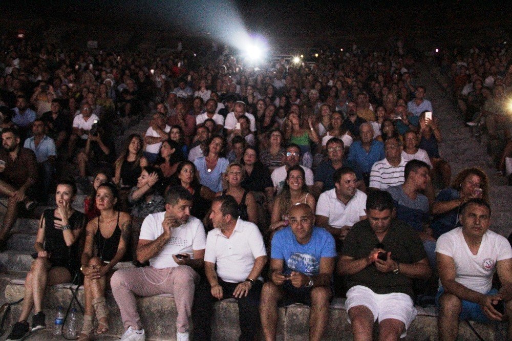 Bodrum’da Funda Arar rüzgarı