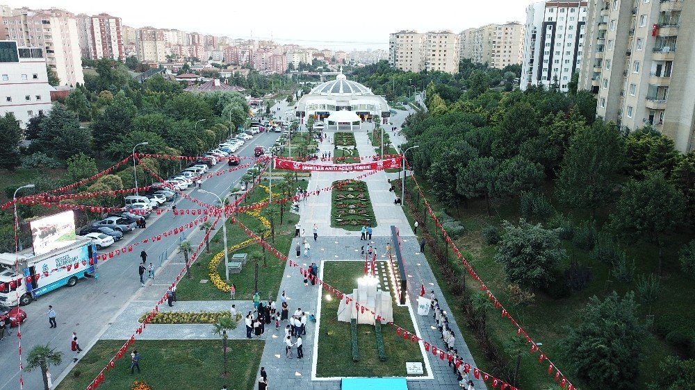 Başakşehir Belediyesinden "15 Temmuz Şehitler Anıtı"