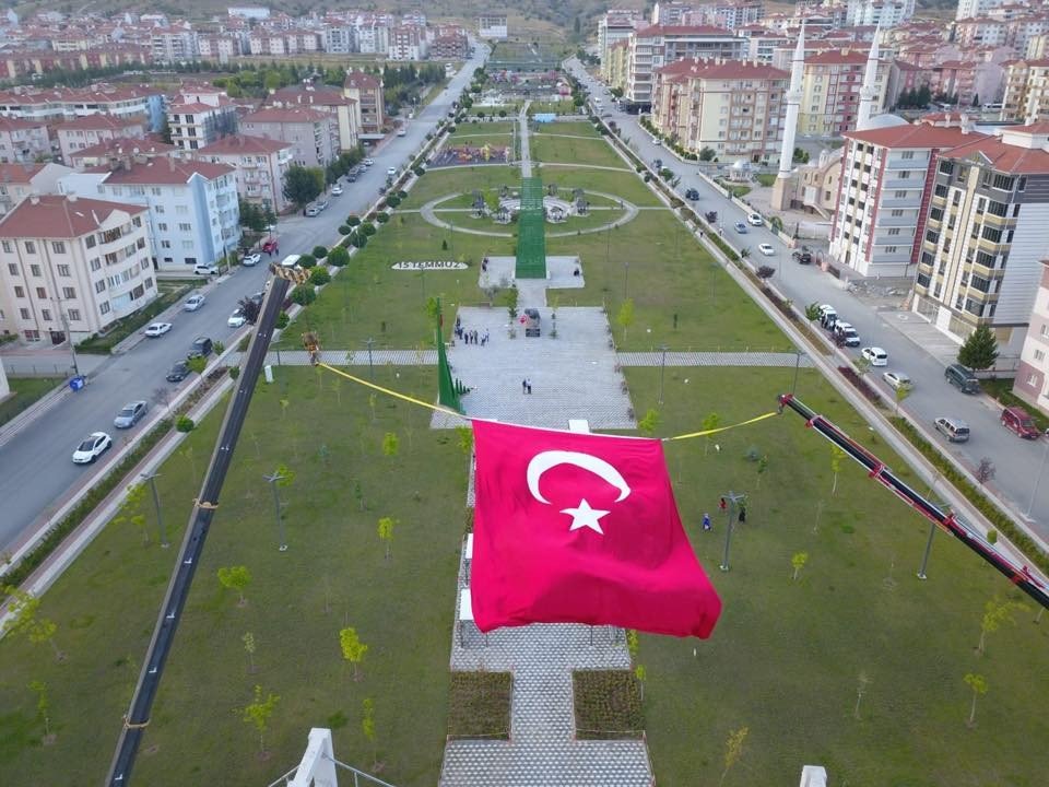 Ak Parti İlçe Başkanı Mesut Çetin “unutmadık, unutmayacağız, unutturmayacağız ki bir daha yaşanmasın”