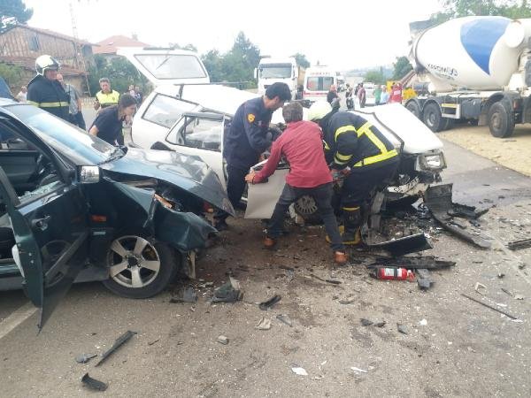 Safranbolu'da hatalı sollama kazası: 1 ölü, 7 yaralı