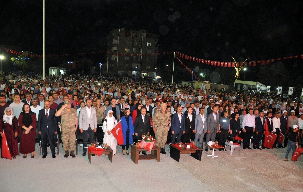 Şırnak’ta demokrasi nöbetine binlerce kişi katıldı