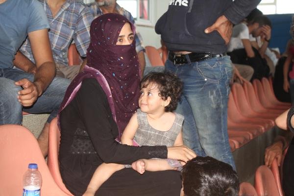 Tekne su alınca Suriyeli 149 kaçak, koyda mahsur kaldı