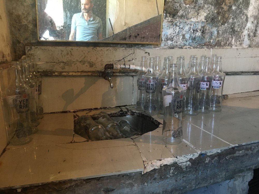 Gazioamanpaşa’da 5 bin şişe kaçak ve sahte içki ele geçirildi