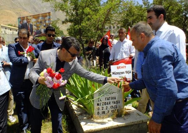 Bahçesaray'da PKK'nın 25 yıl önce katlettiği 24 kişi anıldı