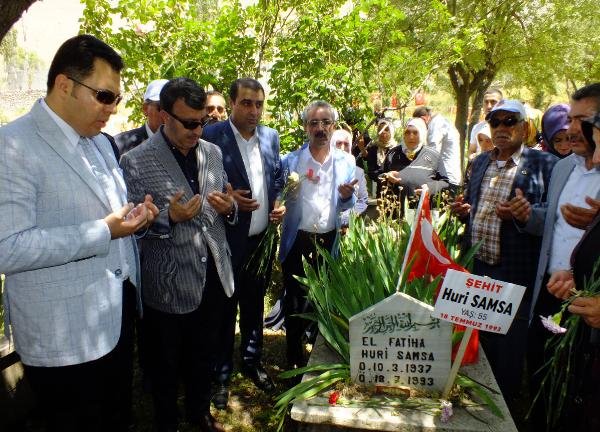 Bahçesaray'da PKK'nın 25 yıl önce katlettiği 24 kişi anıldı