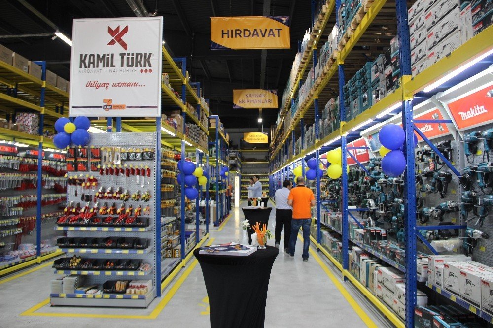 Konya’nın en büyük endüstriyel yapı marketi açıldı