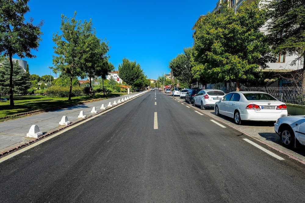 Malatya’da 4 caddenin asfaltı yenilendi