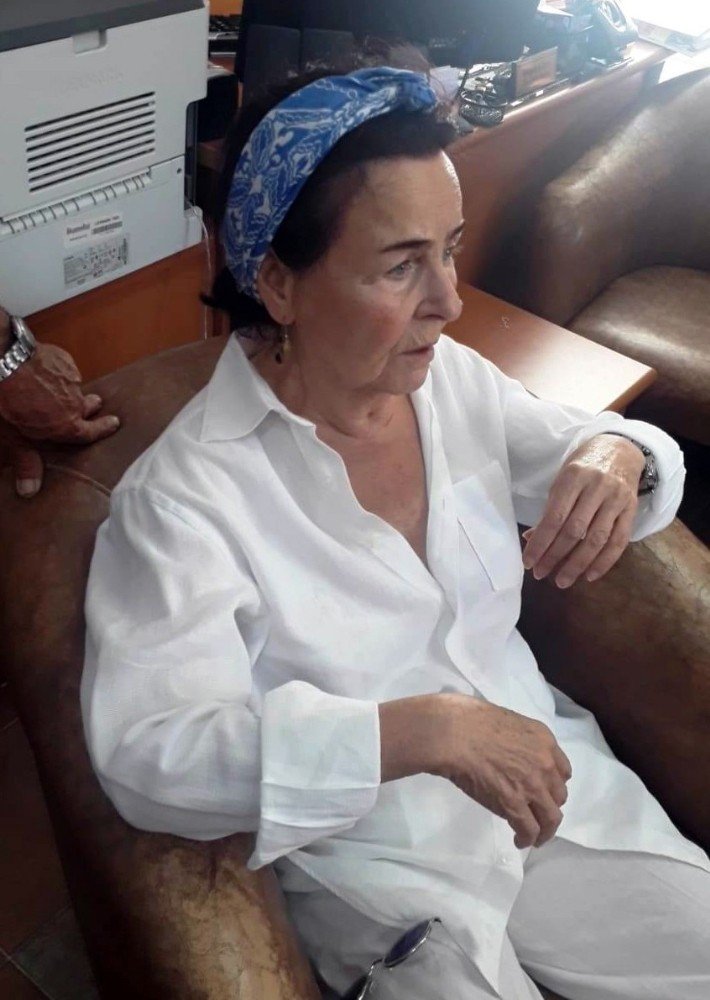 Ünlü sanatçı Fatma Girik, takıntılı hayranından davacı oldu