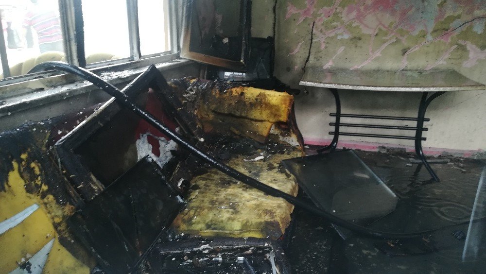 Bafra’da ev yangını korkuttu