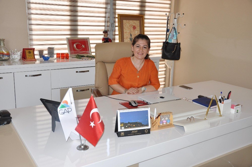 Bülent Ersoy’un yüz peçesini Kızıltepeli kadınlar işledi