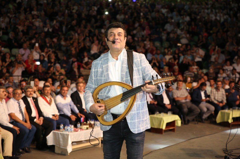 Bilecekliler Coşkun Sabah’la şölene damga vurdu