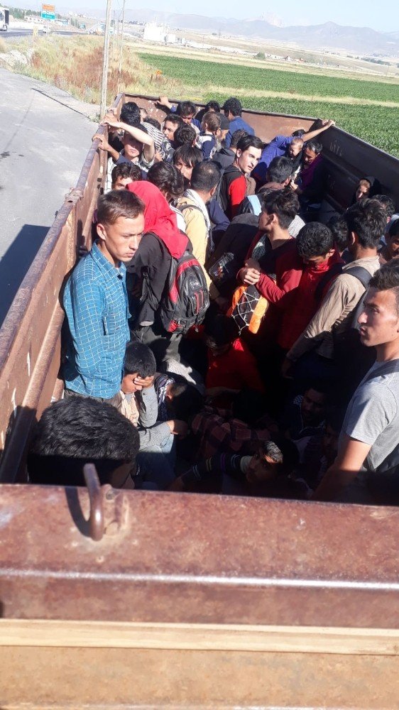 Erzurum’da 131 kaçak göçmen yakalandı
