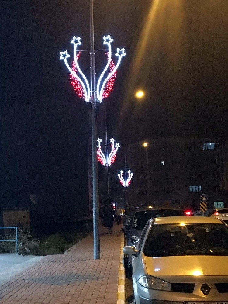 Yozgat’ın caddeleri estetik ışıklandırmalarla renklendi