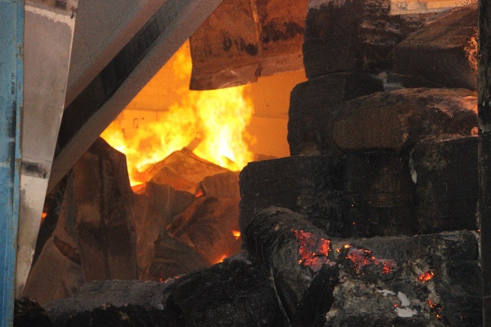 Şanlıurfa OSB’deki bir iplik fabrikasında yangın çıktı