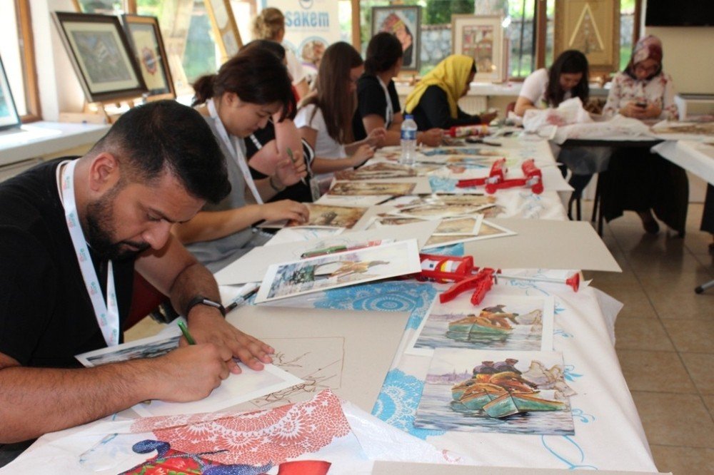 Uluslararası öğrencilerine el sanatları eğitimi