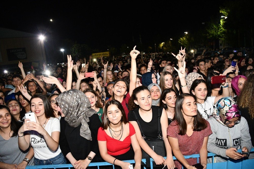 İnegöl’de Pera rüzgarı