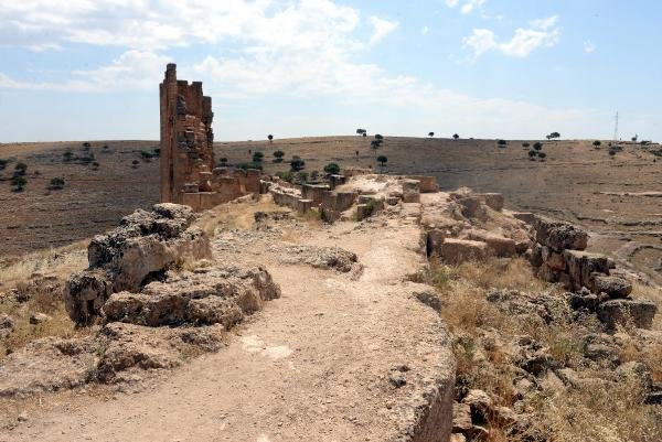 Zerzevan Kalesi'nde kazılara yeniden başlandı