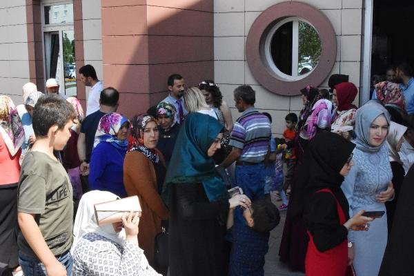 Nikah tarihi unutulmasın diye 8.8.2018'i seçtiler