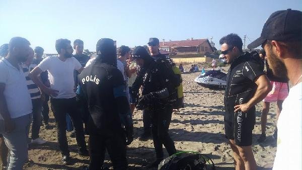Karasu'da denizde kaybolan polis aranıyor