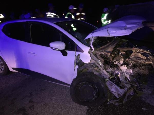 Afyonkarahisar'da otomobil ve minibüs çarpıştı: 17 yaralı