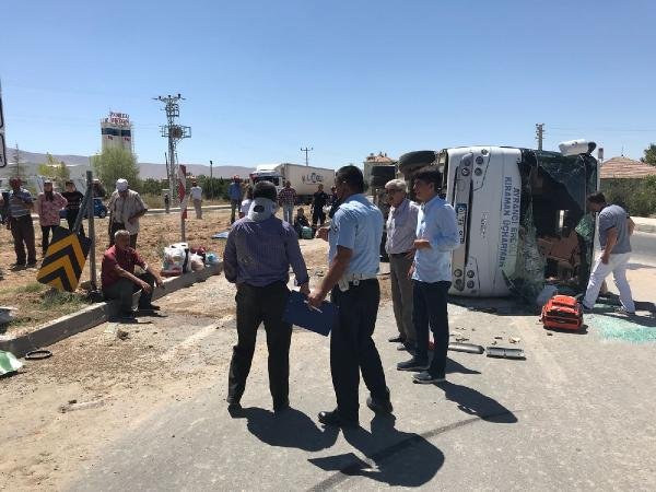 Konya'da feci kaza! Yolcu midibüsü TIR'la çarpıştı
