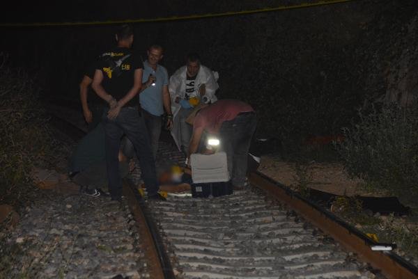 Yük treninin önüne atlayan kişi öldü