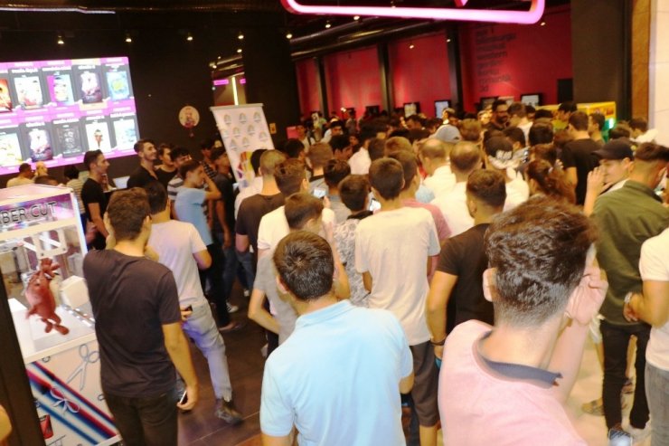 Diyarbakır’da ’Facia Üçlü’ izdihamı