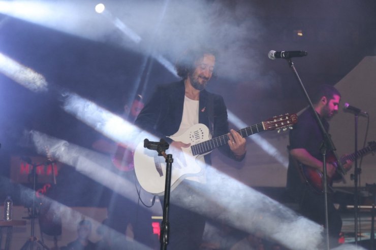 Altın Safran kapanışı Fettah Can ile yaptı