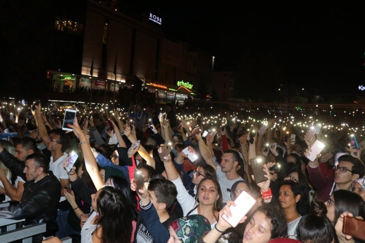 Altın Safran kapanışı Fettah Can ile yaptı