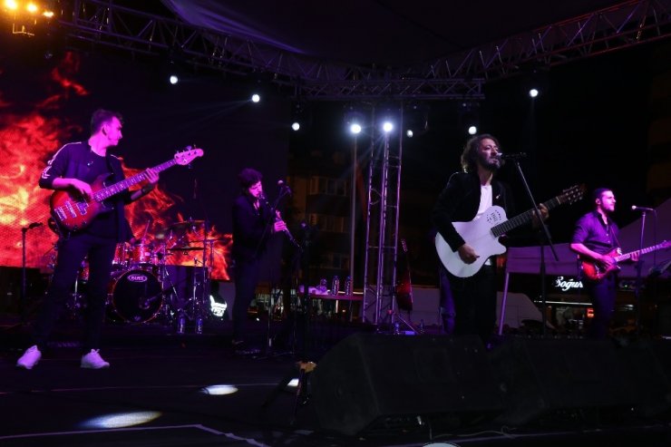 Altın Safran kapanışı Fettah Can ile yaptı