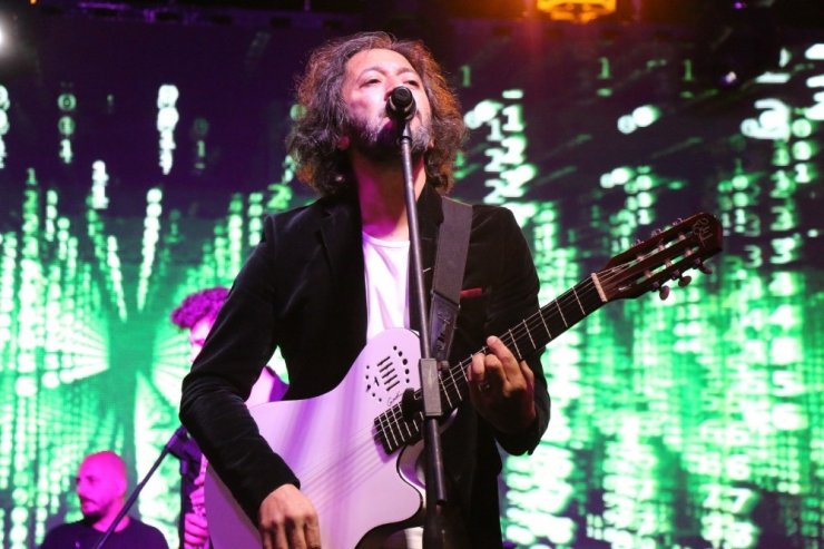 Altın Safran kapanışı Fettah Can ile yaptı