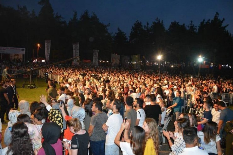 Kıraç hayranlarını coşturdu