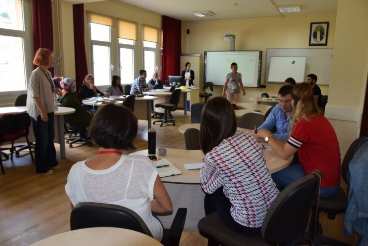Düzce Üniversitesi’nde “Eğitim-öğretim sürecini iyileştirme çalıştayı” başladı