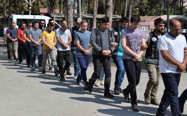 Adana merkezli FETÖ operasyonu: 13 askere gözaltı