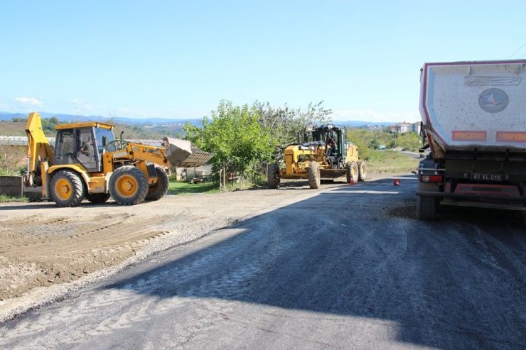 Akçakoca’da asfalt çalışmaları sürüyor