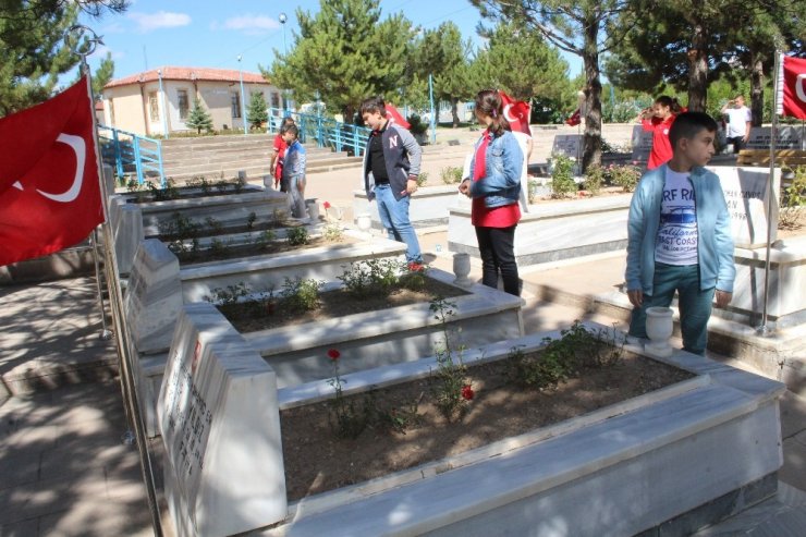 Cumhuriyet Üniversitesi Vakfı Okulları öğrencileri gazileri unutmadı
