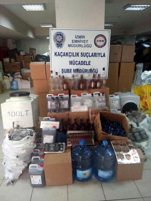 İzmir'de sahte içkiye 5 gözaltı
