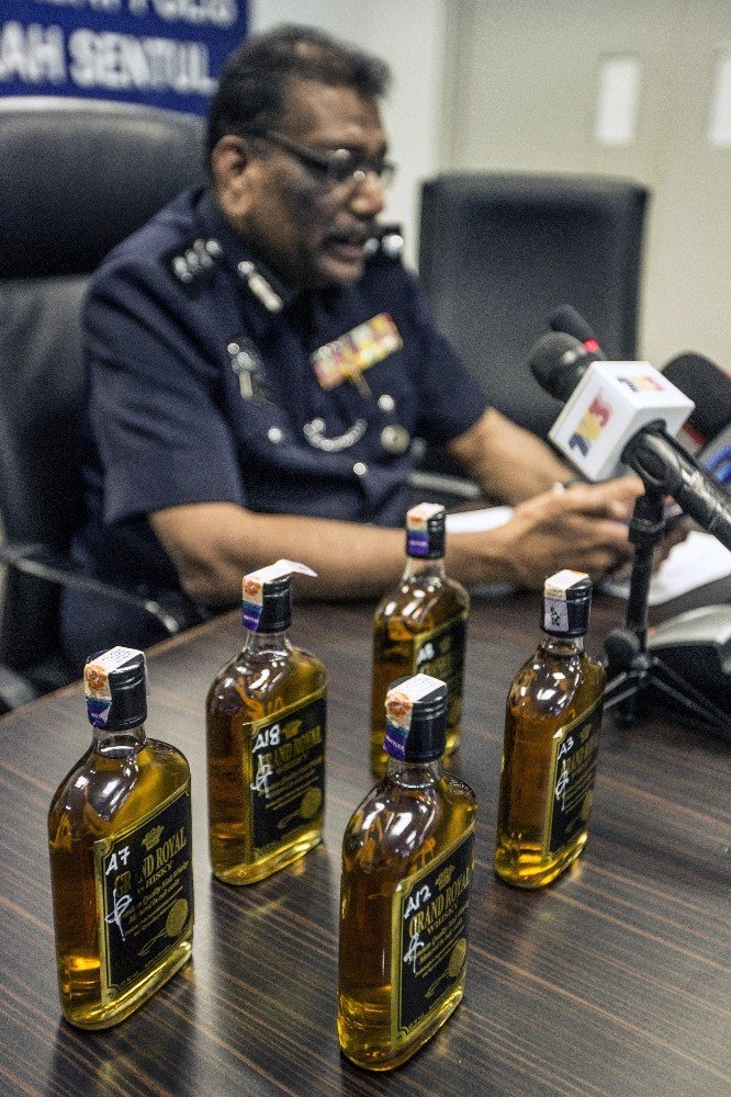 Malezya’da sahte içkiden 19 kişi öldü