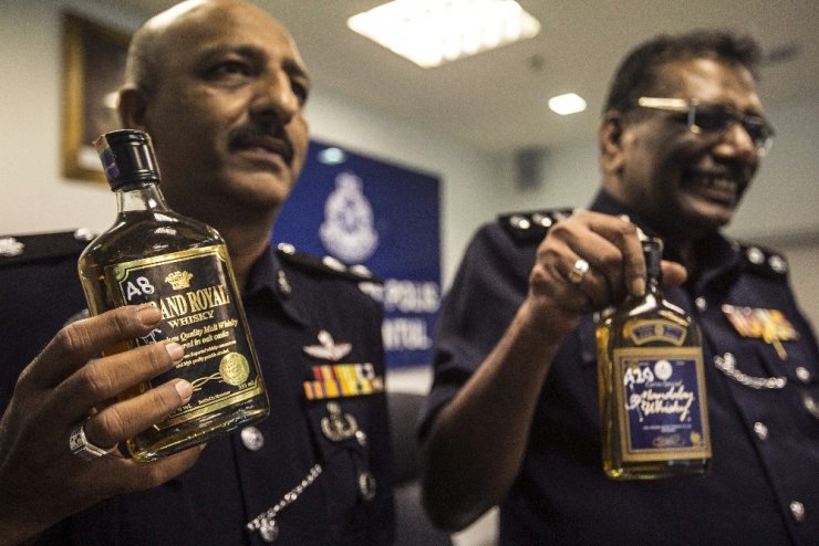 Malezya’da sahte içkiden 19 kişi öldü