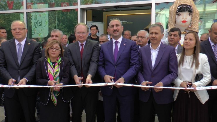 Dünyanın ilk ve tek fıstık müzesi Gaziantep’te açıldı