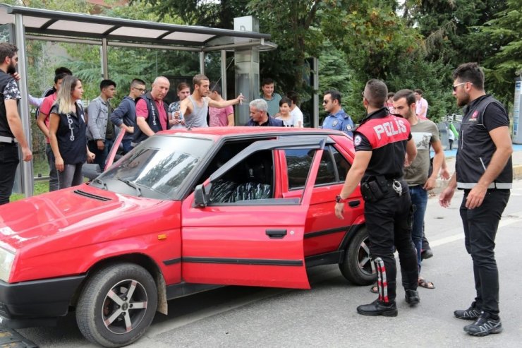 Kocaeli polisi öğrencilerin güvenliği için okul önlerinde göz açtırmadı