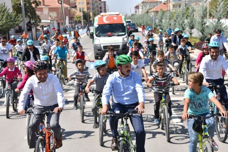 Başkan Altay, sağlıklı yaşam için çocuklarla pedal çevirdi