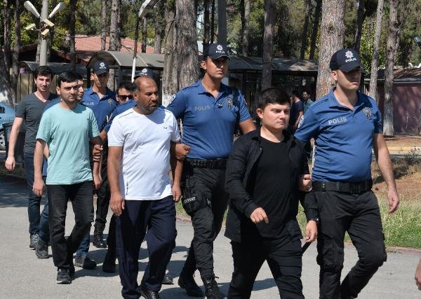 Adana'da 12 asker FETÖ'den tutuklandı