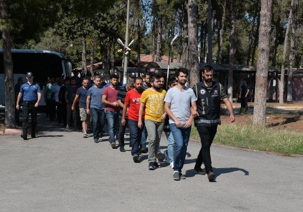 Adana'da 12 asker FETÖ'den tutuklandı